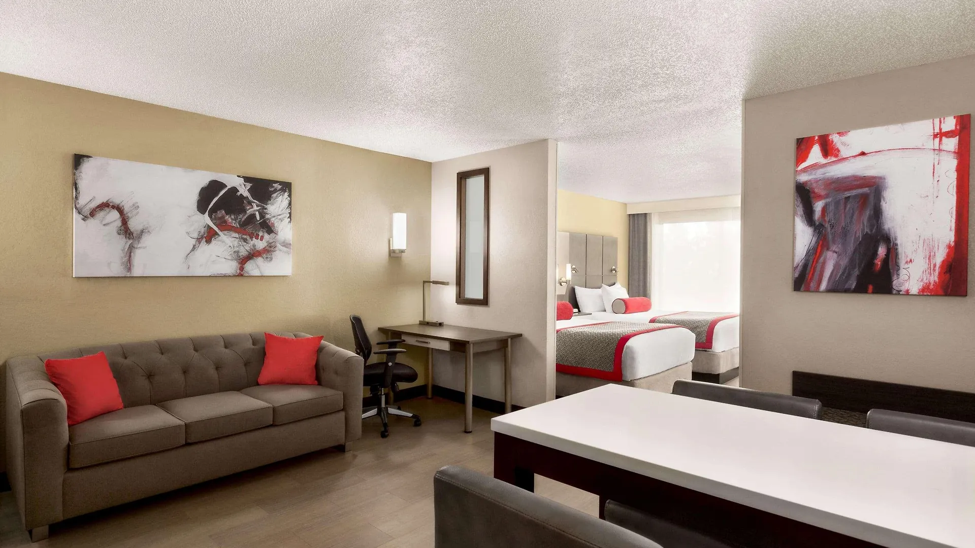 Ramada By Wyndham Suites Orlando Airport- Free Airport Shuttle Hotel
