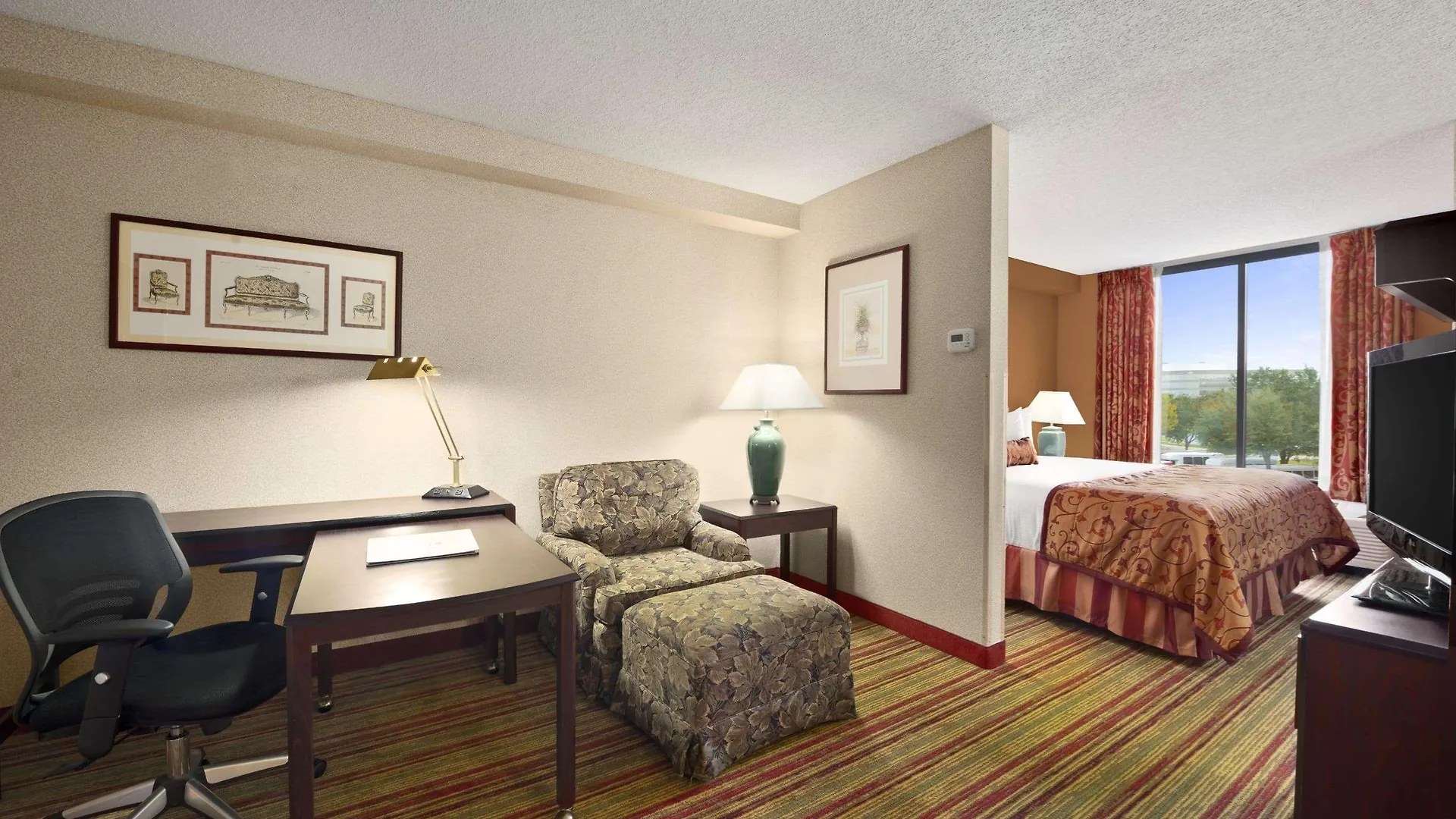 Ramada By Wyndham Suites Orlando Airport- Free Airport Shuttle United States