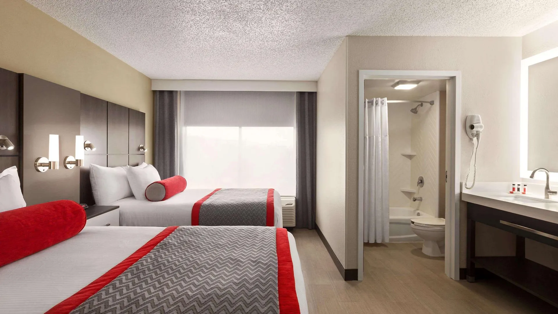 Ramada By Wyndham Suites Orlando Airport- Free Airport Shuttle 3*,