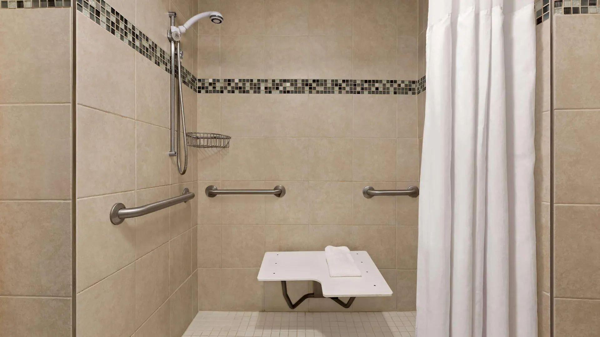 Ramada By Wyndham Suites Orlando Airport- Free Airport Shuttle 3*,