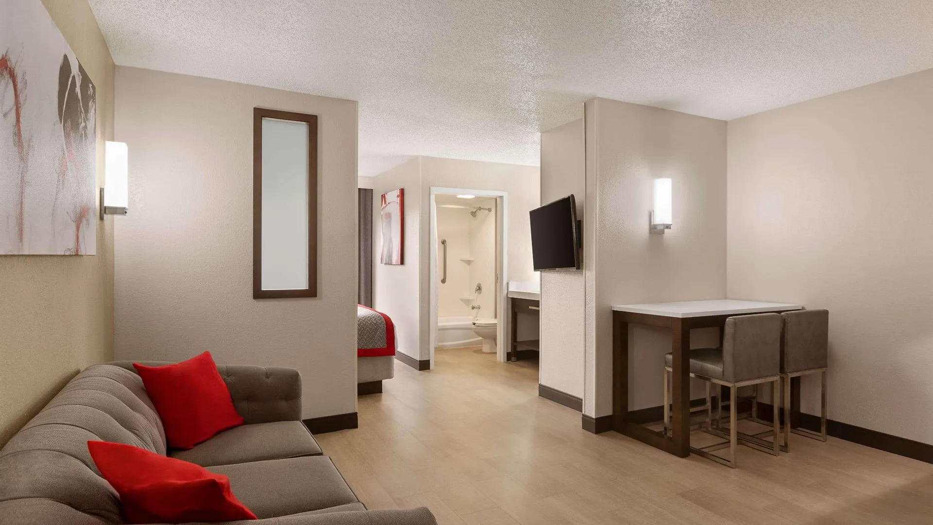 Ramada By Wyndham Suites Orlando Airport- Free Airport Shuttle