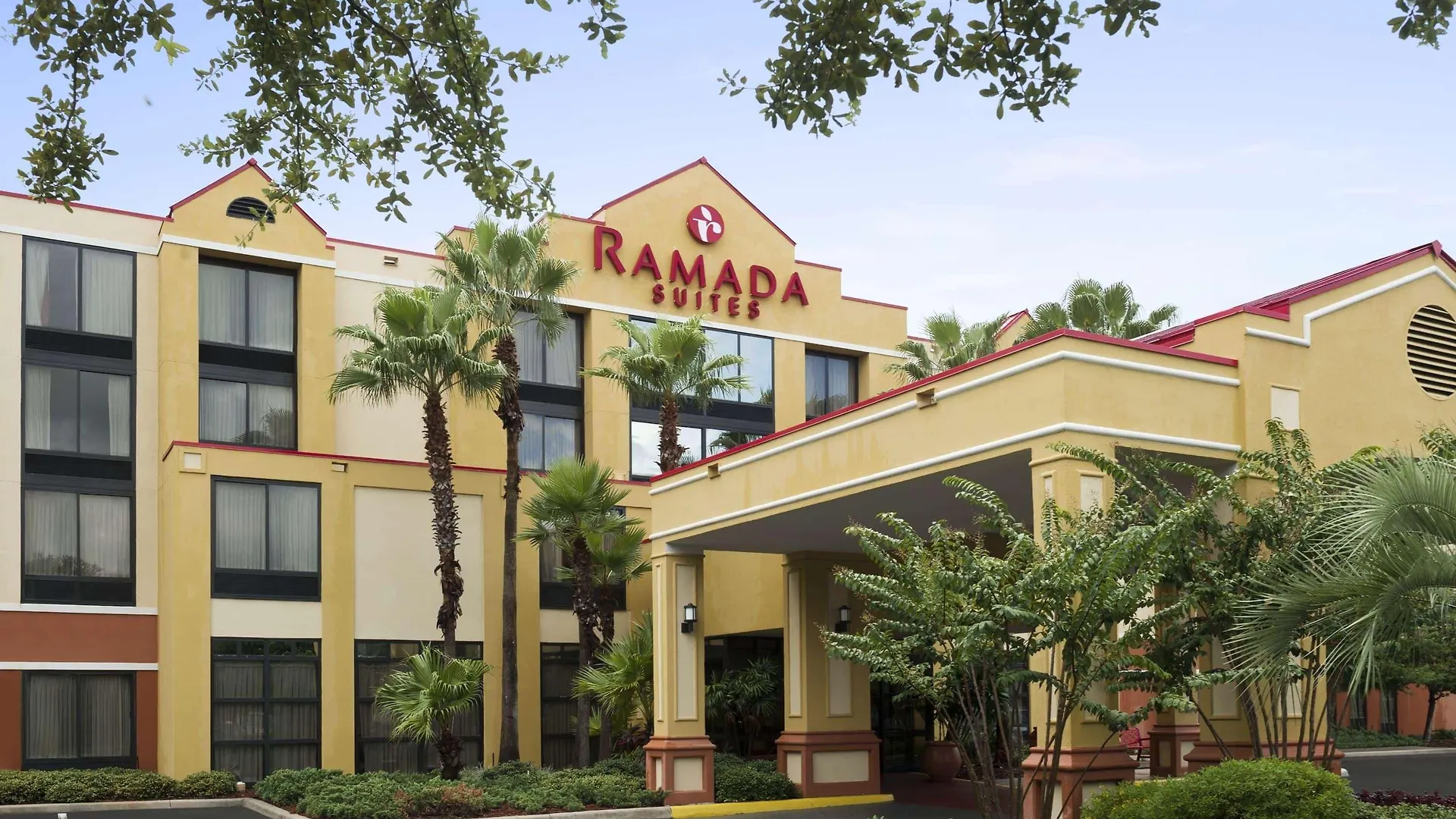 Hotel Ramada By Wyndham Suites Orlando Airport- Free Airport Shuttle