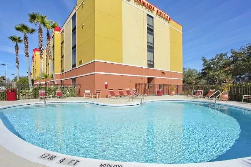 Hotel Ramada By Wyndham Suites Orlando Airport- Free Airport Shuttle