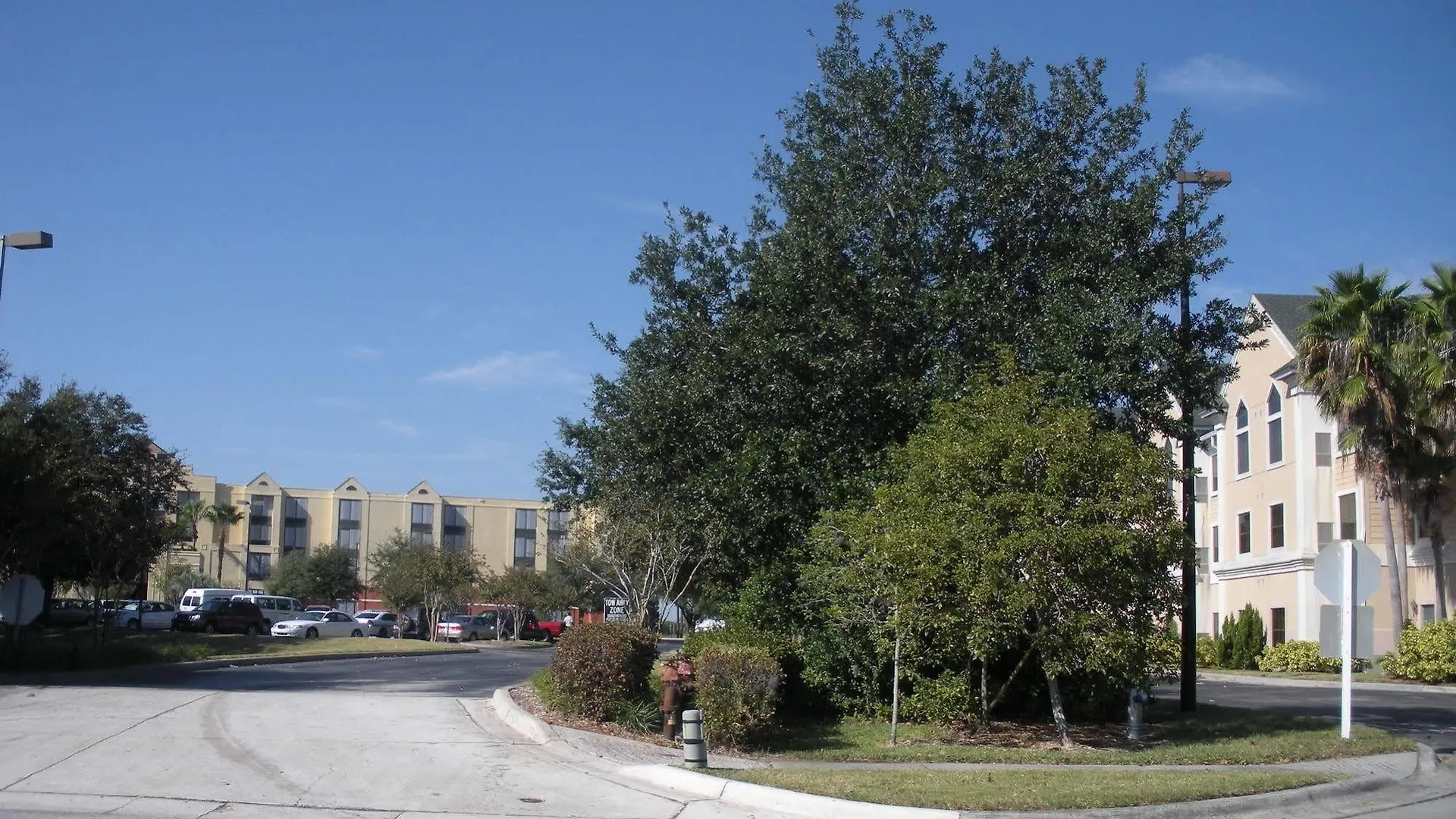 Ramada By Wyndham Suites Orlando Airport- Free Airport Shuttle