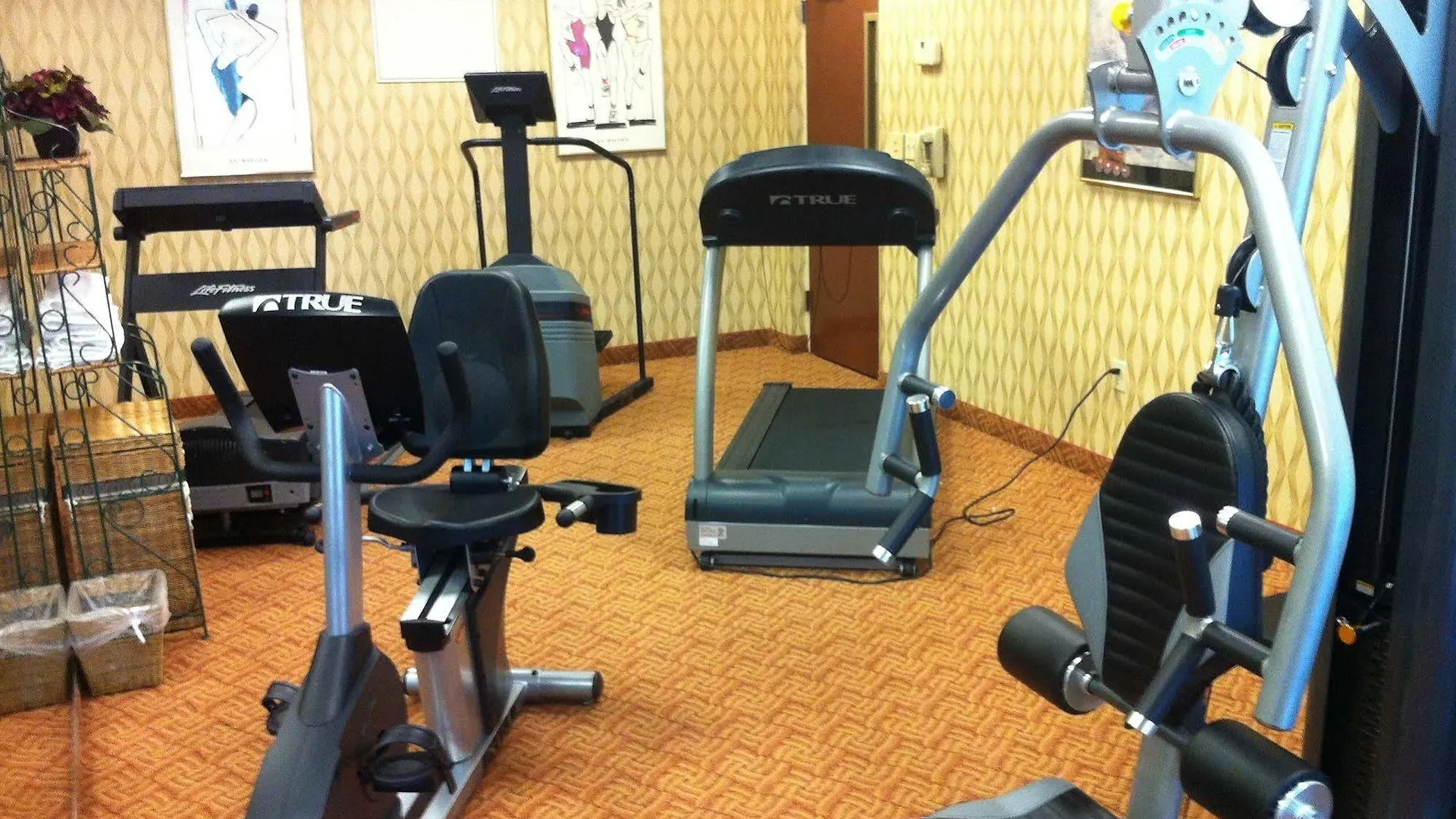 Ramada By Wyndham Suites Orlando Airport- Free Airport Shuttle 3*,  United States